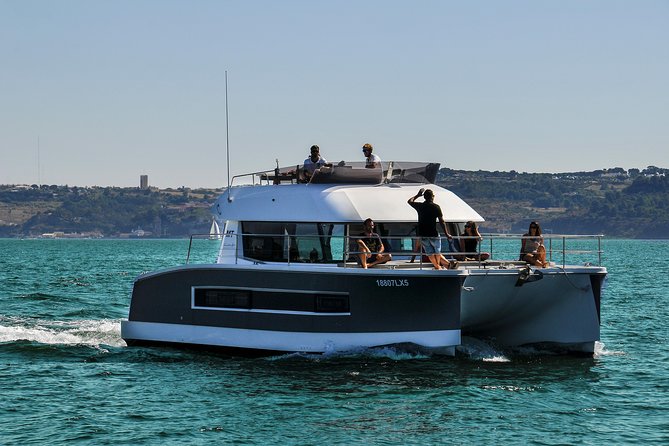 1H power catamaran up to 18 people in Lisbon - Who Will Most Enjoy This Tour?