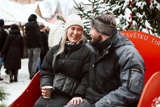 1H Private Photoshoot in Old Town of Riga - Key Points