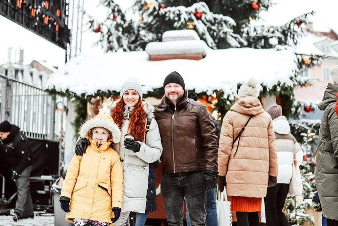 1H Private Photoshoot in Old Town of Riga - Starting Point at the House of the Black Heads