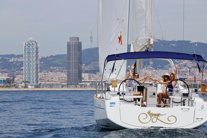 1h Refreshing Sailing Tour in Barcelona with Open Bar & Snacks - Key Points