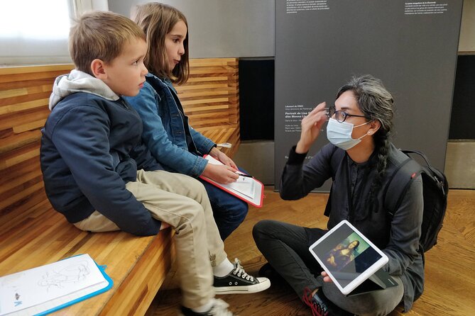 1h30 - Louvre Highlights optional 'families with kids' - Eng/Esp - Accessibility and Physical Fitness Requirements