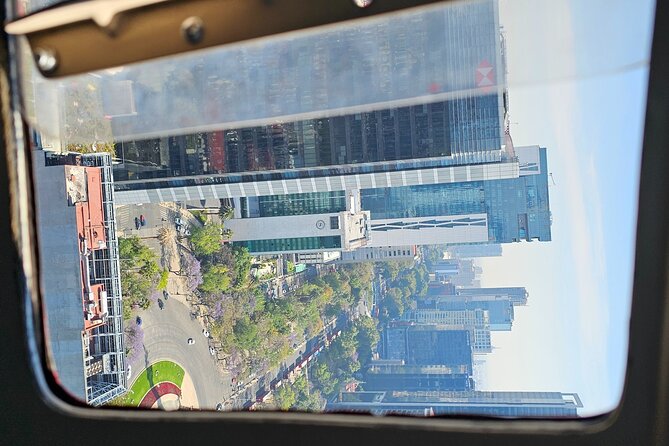 1hr Private Helicopter Tour - Mexico City & Teotihuacan Pyramids - Logistics and Group Size for a Personalized Experience