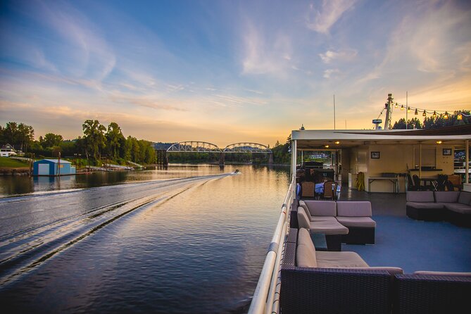 2.5-hour Dinner Cruise on Willamette River - The Culinary Experience: Pacific Northwest Cuisine