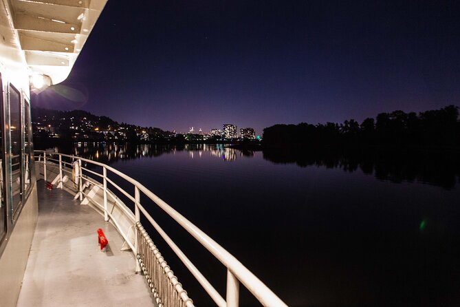 2.5-hour Dinner Cruise on Willamette River - Optional Upgrades and Extras