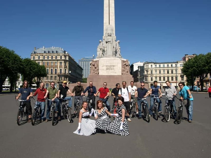 2.5-Hour Riga Cruiser Bike Tour - The Guide’s Role in Enhancing Your Experience