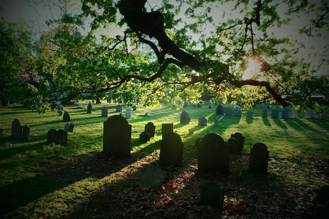 2.5-Hour Salem History & Sightseeing Guided Walking Tour - Starting in the Essex Street Pedestrian Mall