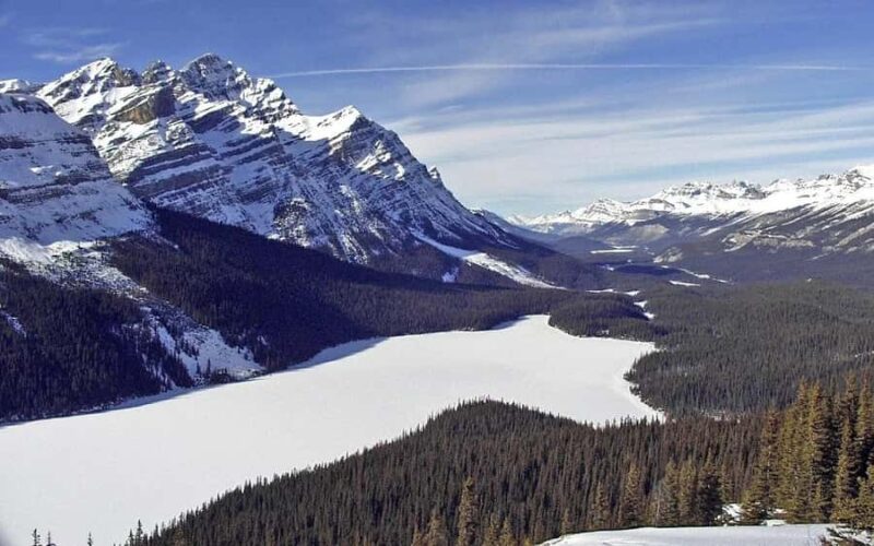 2-Day Banff, Lake Louise & Icefield Parkway Tour - Lunch and Scenic Stop at Lake Louise Village