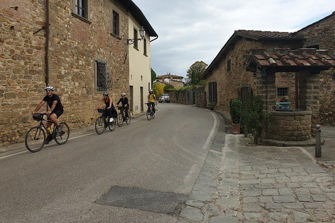 2-Day E-Bike Tuscany Tour with Meals, Wineries, and Farmstay - Wine and Olive Oil Tastings in the Heart of Tuscany