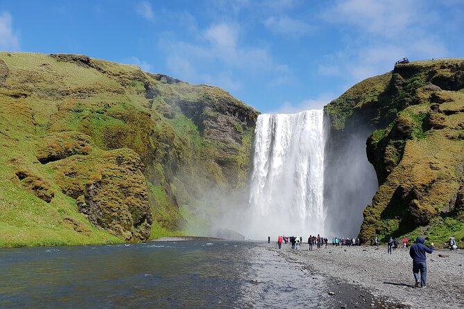 2-Day Jokulsarlon Tour with Glacier Hike & South Coast Waterfalls - The Guides: Knowledgeable, Friendly, and Engaging