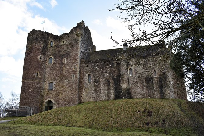 2-Day Outlander Experience Small Group Tour from Edinburgh - Guides and Customer Experience