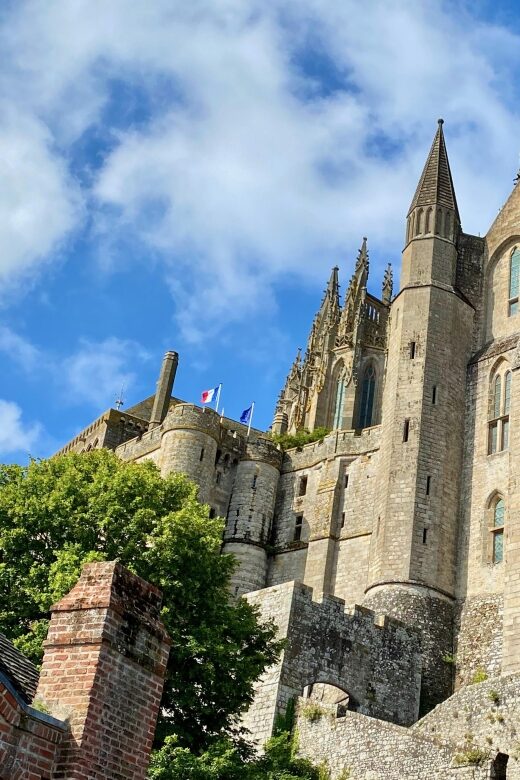 2-day Private D-Day Mont Saint-Michel 3 Castles by Mercedes - Who Will Appreciate This Tour