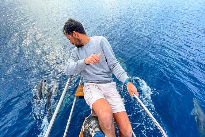 2-Day Private Sailing Tour around Milos, Kimolos and Polyaigos - Kleftiko: Pirate Hideout and Cave Exploration