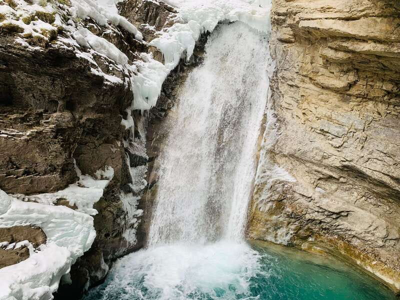 2-Day Private Tour: Banff Lake Louise Columbia Icefield Tour - Logistics, Guides, and Customization Options