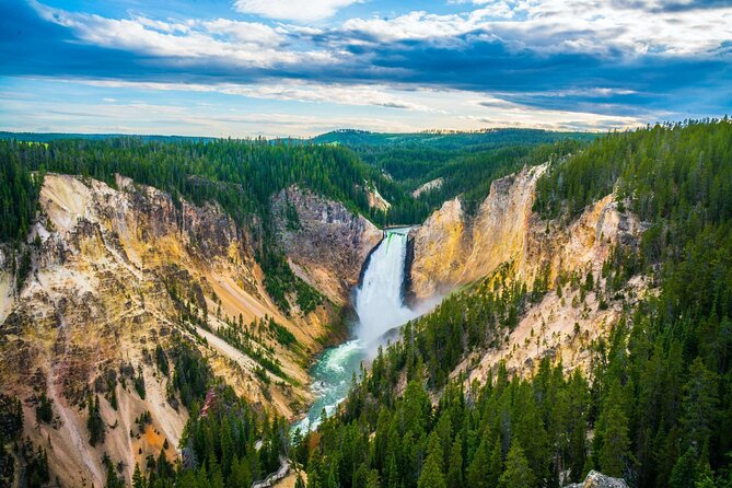 2-Day Private Tour in Yellowstone(Lower and Upper Loops w Iconic Sites) w Lunch - Witnessing the Magnificence of the Grand Canyon of Yellowstone