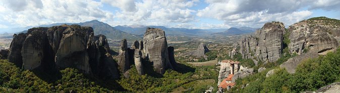 2 Day Private Tour of Meteora & Thermopylae From Athens - Comfortable Transport and Expert Commentary