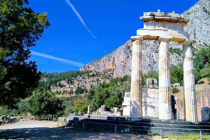 2-Day Private Tour to Delphi & Meteora with Great Lunch included - Exploring Delphi: Ancient Ruins and Sacred Landmarks
