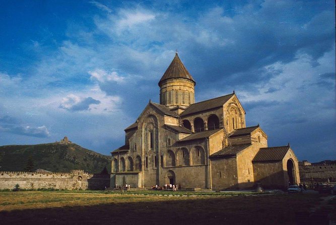 2-Day Private Tour to Kazbegi from Tbilisi - Comfortable Transport and Expert Guidance