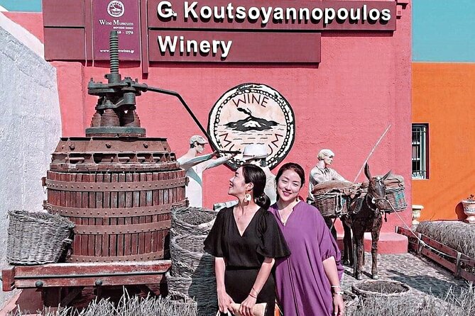 2-Day Santorini Bus Tour with Volcanic Cruise - Discovering Santorini’s Archaeological Charm at Akrotiri