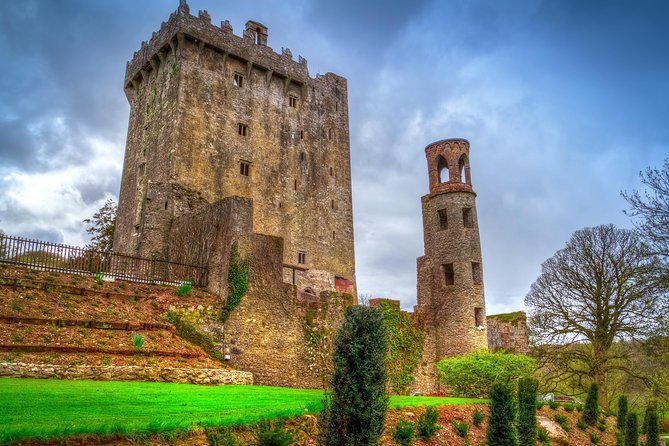 2-Day Southern Ireland Tour from Dublin:Including Blarney and Cliffs of Moher - Exploring the Historic Rock of Cashel