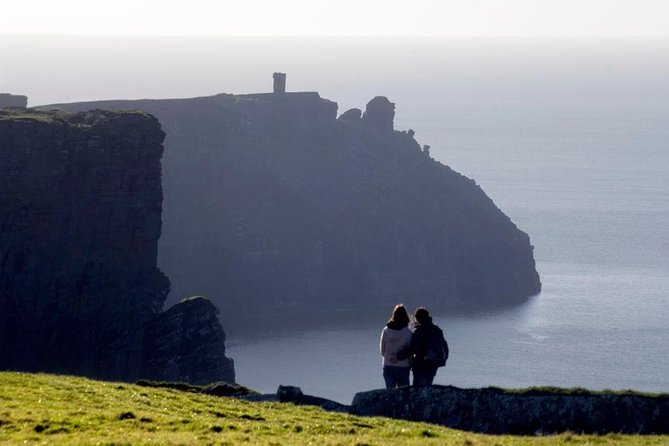 2-Day Southern Ireland Tour from Dublin:Including Blarney and Cliffs of Moher - Doolin and Traditional Irish Music