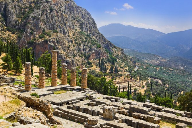 2 DAYS DEPHI -METEORA & Thermopylae Private Trip From Athens - Exploring Delphi and Its Archaeological Museum