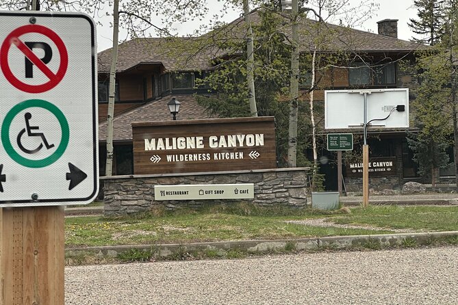 2 Days Luxury Guided Tour of Jasper National Park from Calgary - Transfer to Jasper and Evening in the Town