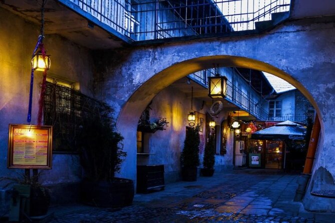 2 Days Tour to Auschwitz and Krakow from Warsaw - The Experience: Educational and Reflective