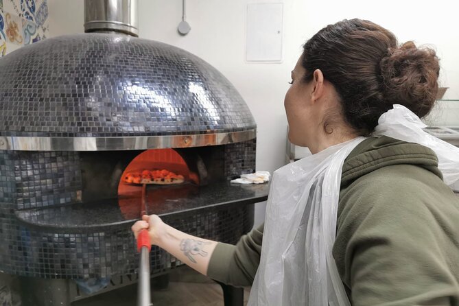 2-Hour Authentic Italian Pizza Making Class in Naples - Timing Options and Group Size