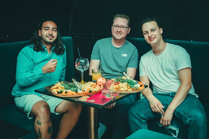 2 Hour Bottomless Brunch Experience with 3 Course Meal And Drinks - Group Size, Accessibility, and Practical Tips