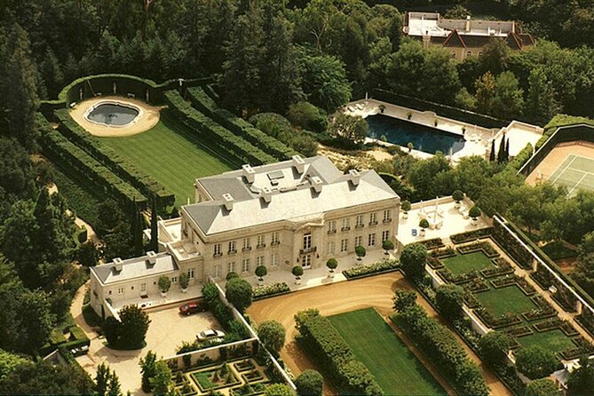 2 Hour Celebrity Homes Tour - The Role of the Interactive iPads and Guide Expertise