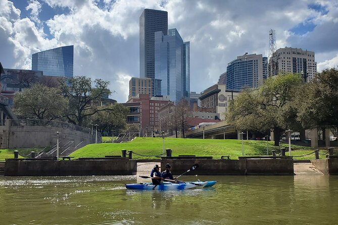 2-Hour Downtown Houston Skyline Paddleboard and Kayak Rentals - Downtown Houston’s Buffalo Bayou: The Perfect Waterway for Paddling