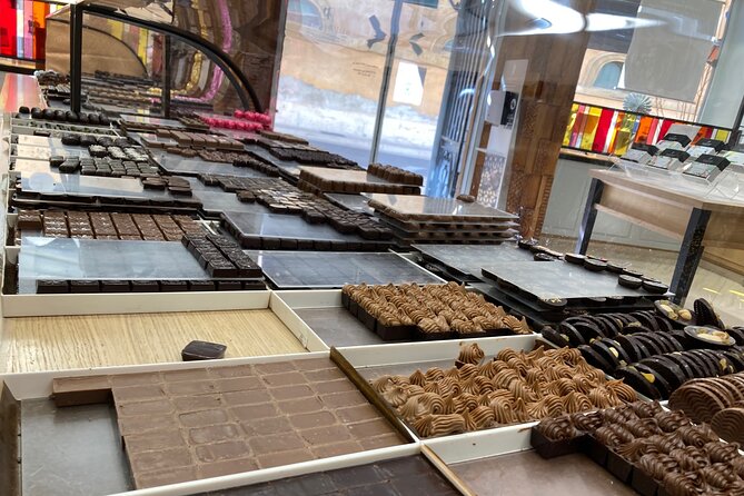 2-Hour Foodie Tour with 10 Tastings in Aix-en-Provence - Sweet Bites from Caroline’s and Christophe’s