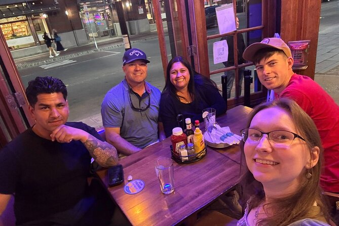 2 Hour Historic Pub Crawl in Boston - The Role of the Guide and Group Atmosphere