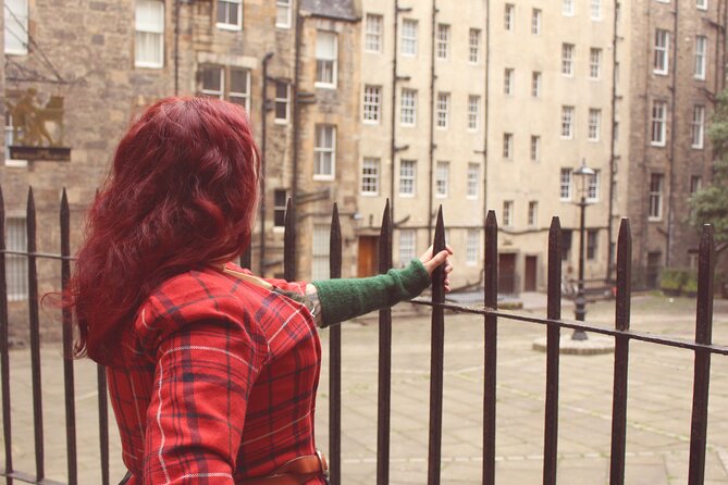 2-Hour Historical Walking Tour Discovering Edinburgh's Old Town - Practical Details: Timing, Group Size, and Accessibility