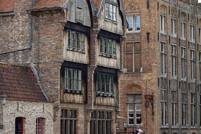 2-Hour Historical Walking Tour in Bruges with Praline Included - The Gruuthuse Museum and Beer Heritage