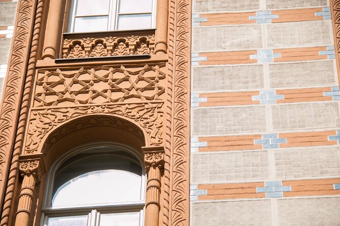 2-Hour Jewish Quarter Walking Tour in Budapest with Historian - Cost and Booking Tips