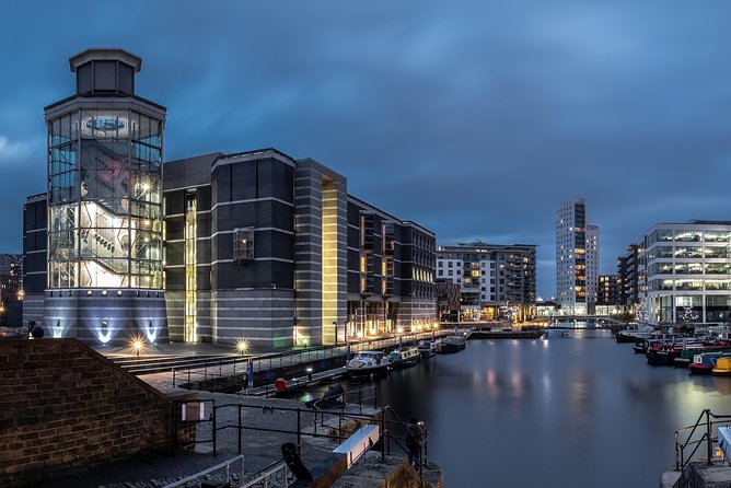 2 Hour Leeds Highlights Walking Tour - The Grandeur of Leeds Town Hall