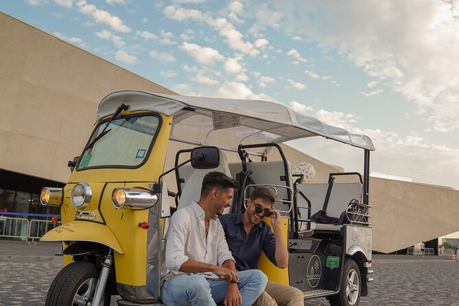 2 Hour Lisbon Private Guided Tour in a Tuk Tuk - Logistics: Meeting Point, Duration, and Flexibility