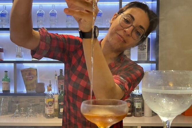 2-Hour Mixology Lesson with Professional Bartender in Milan - Master the Art of Italian Cocktails with a Professional Bartender in Milan