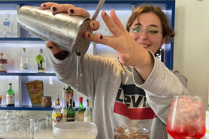 2-Hour Mixology Lesson with Professional Bartender in Milan - Key Points
