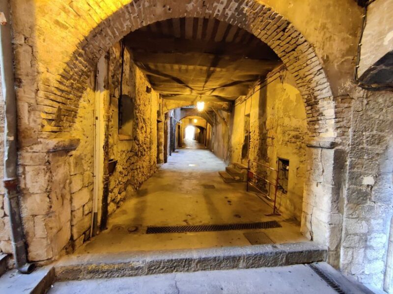 2-Hour Paddle Boarding Tour in Villefranche - Practical Aspects: Group Size, Weather, and What to Bring