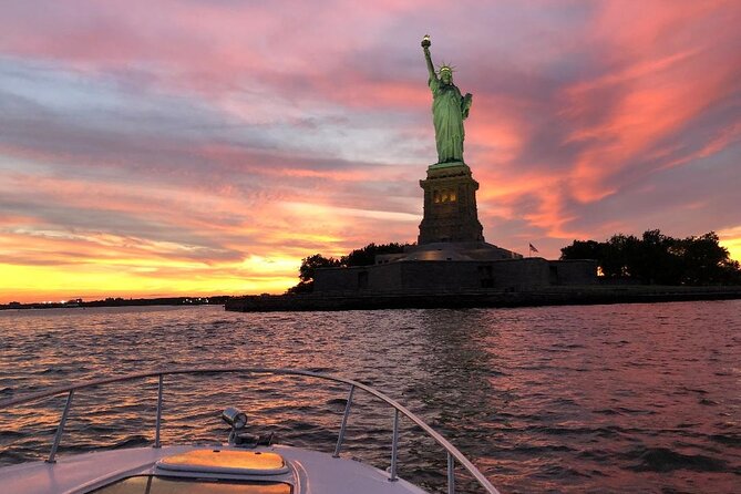 2-Hour Private Luxury Boat Tour in New York City - The Route and Stops Along the Hudson River