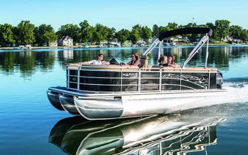 2 Hour Private Pontoon Boat Lake Tour - Discover the Best of Okanagan Lake in a Private Setting