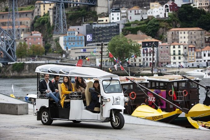 2 Hour Private Tuktuk Tour in Porto to Monastery and Cellars - Logistics and Meeting Details