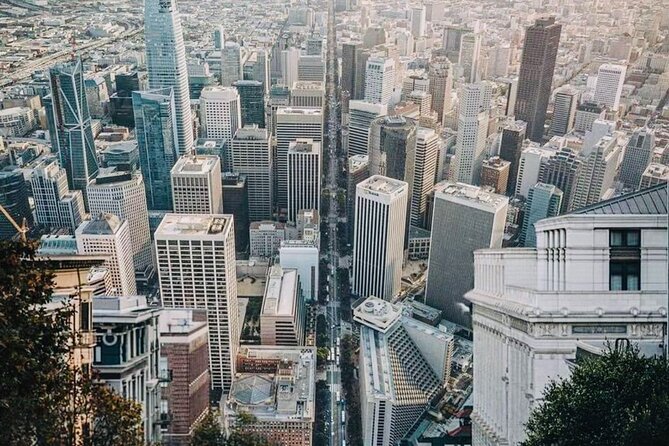 2 Hour Sightseeing Small Group Guided Tour in San Francisco - The Tour Starts at the Heart of San Francisco’s Shopping and Landmarks