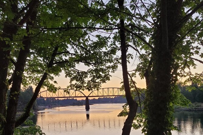 2-Hour Sunset River Cruise on the Stunning Willamette River - Discovering Natural and Urban Landmarks: Cathedral Park and Pearl District