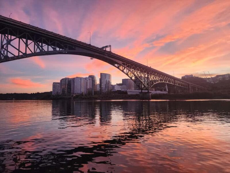 2-Hour Sunset River Cruise on the Willamette River - Discover Portland’s Skyline from the Willamette River at Sunset