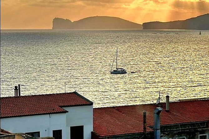 2-hour sunset tour by sailboat with aperitif. - Key Points