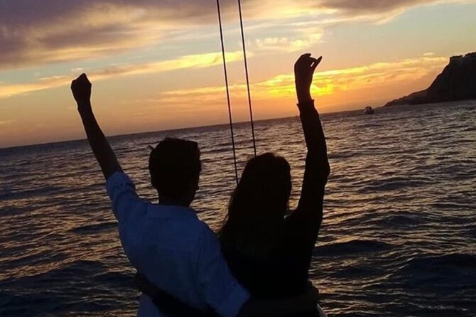 2 Hour Sunset Tour on Catamaran in Cabo San Lucas - The Crew and Service Quality