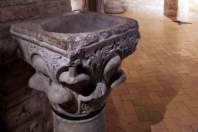 2 Hour The Secrets of Assisi Underground Walking Guided Tour - The Expertise and Style of the Guides